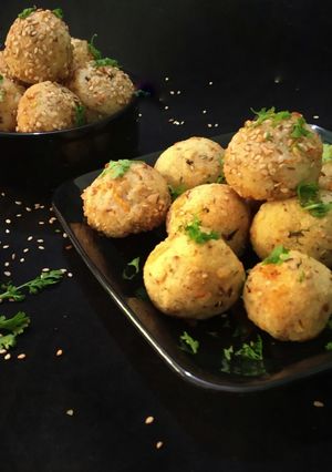 A picture of Sama Rice Balls.