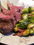 ซี่โครงเนื้อแกะ Rack of Lamb with Brussels Sprouts