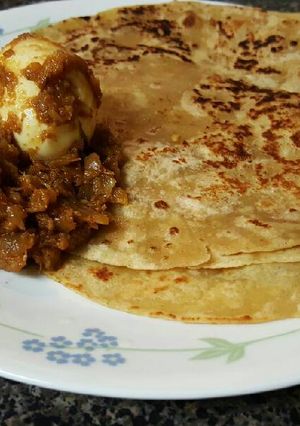 A picture of Easy egg and onion fry masala.