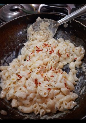 A picture of White Sauce Pasta.