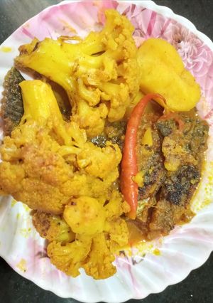 তেলাপিয়া মাছের ঝোল (Tilapia macher jhol recipe in bengali) রেসিপির প্রধান ছবি