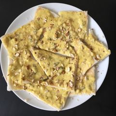 A picture of Shahi tukda.