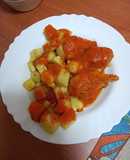 Jamoncitos de pollo en salsa con papas fritas