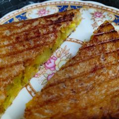 A picture of Aloo Sandwich.