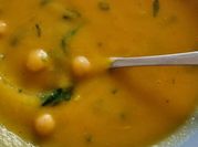 Uma foto de sopa de abóbora