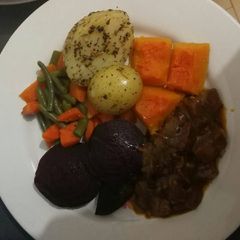 A picture of Delicious beef stew.