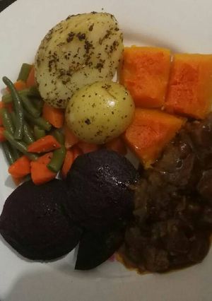 A picture of Delicious beef stew.