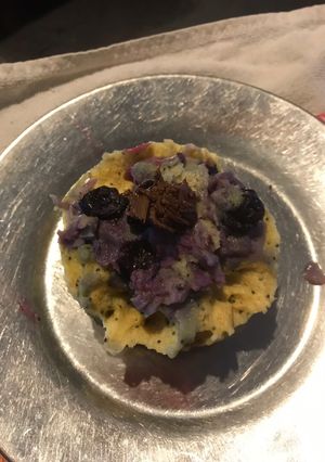 Una foto de Mug cake de arándanos con semillas de amapola!