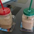 Batido helado de chocolate, melón y plátano
