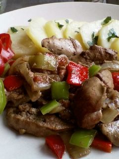 Pikáns-tüzes csirkemáj recept fotója
