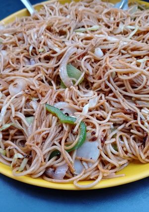 चाऊमिन (chowmein recipe in Hindi) रेसिपी मुख्य फोटो