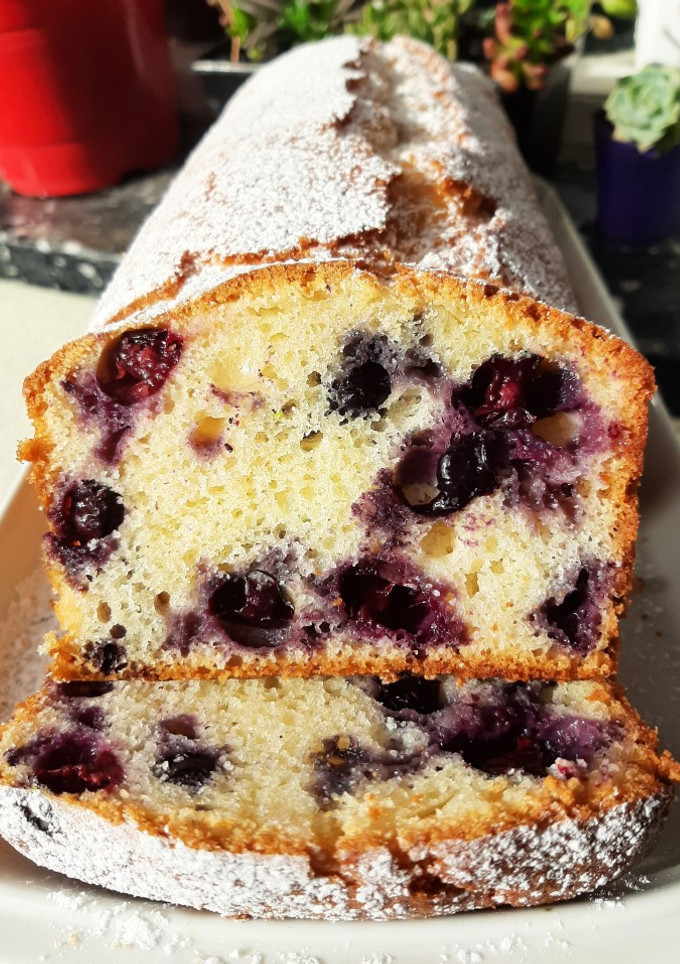 Una foto de Budín de arándanos 🫐 y yogurt