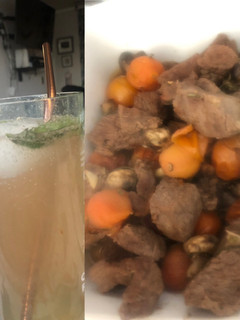 Una foto de Carne, champiñones y tomates cherry a la diabla con fantasía de pomelo de aperitivo.