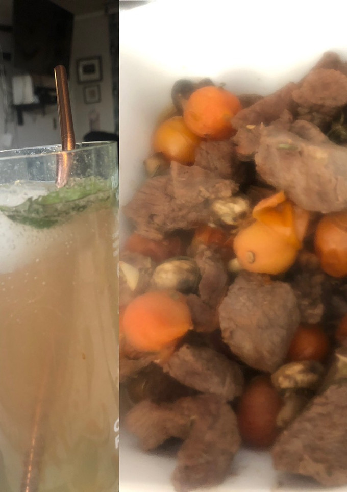 Una foto de Carne, champiñones y tomates cherry a la diabla con fantasía de pomelo de aperitivo.