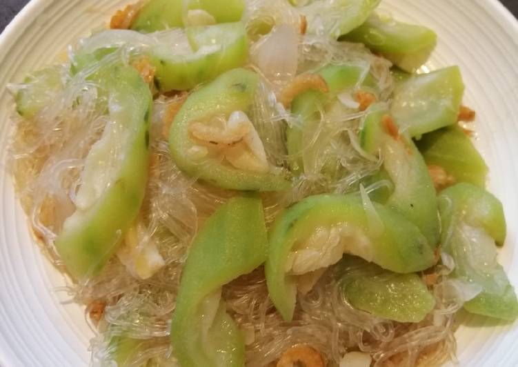How to Prepare Appetizing Glass Noodle Vege