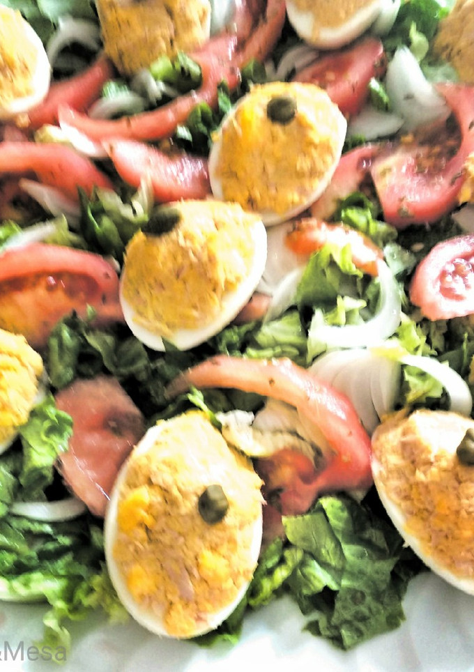 Una foto de Huevos rellenos