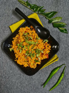વઘારેલા ભાત (Vagharela Bhat Recipe In Gujarati) રેસીપી મુખ્ય ફોટો
