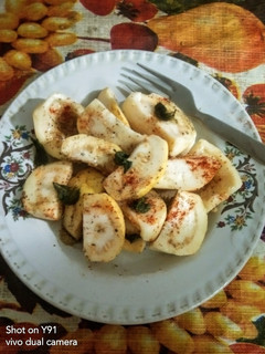 A picture of Spicy Guava Salad.