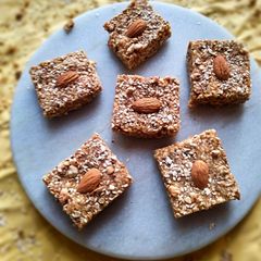 A picture of Oats Til Chikki.