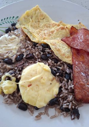 Una foto de Idea de desayuno, Gallo Pinto tico