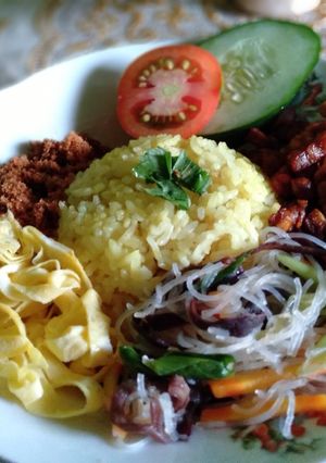 Foto resep Nasi Kuning Rice cooker + Lauk