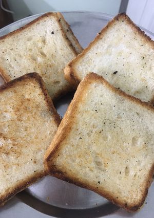 A picture of Onion sandwich.