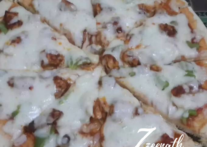 Easiest Way to Prepare Ultimate Thin Crust Chicken Tikka Pizzas