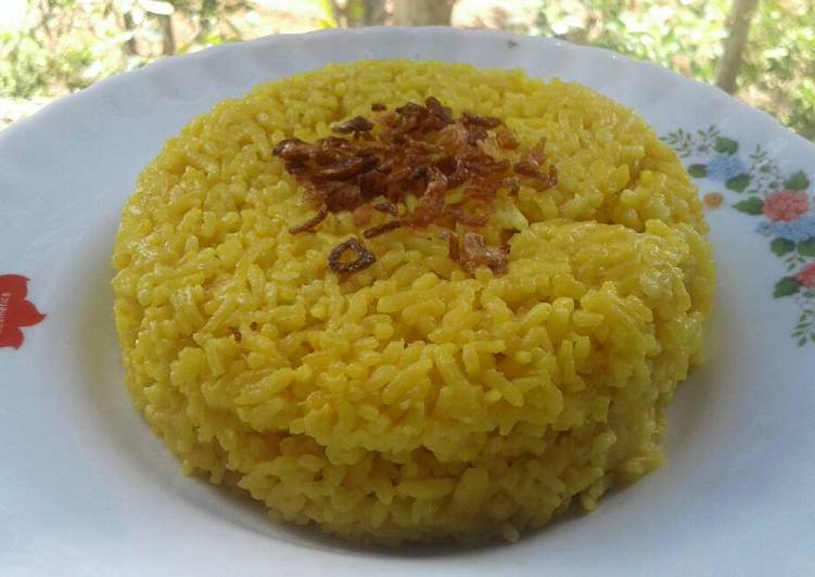 Nasi kuning ala minthul