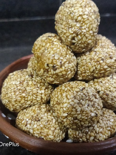 તલના લાડુ(tal na ladu in Gujarati) રેસીપી મુખ્ય ફોટો
