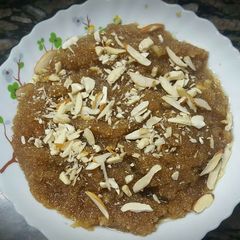 A picture of Sooji ka halwa.