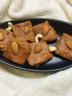 A picture of Ghee Residue Milk Cake.