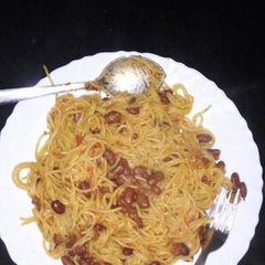 A picture of Spaghetti with Beans.