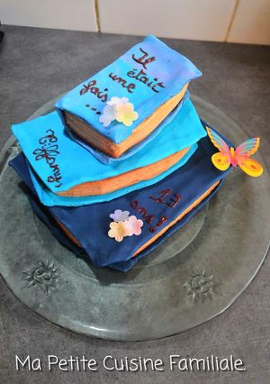 Une photo de Gâteau d'anniversaire sur le thème des livres