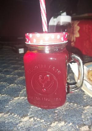 A picture of Hibiscus Lemonade.