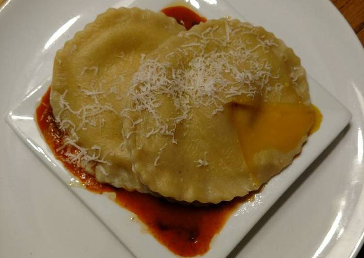 Recipe of Award-winning Raviolo Al Uovo