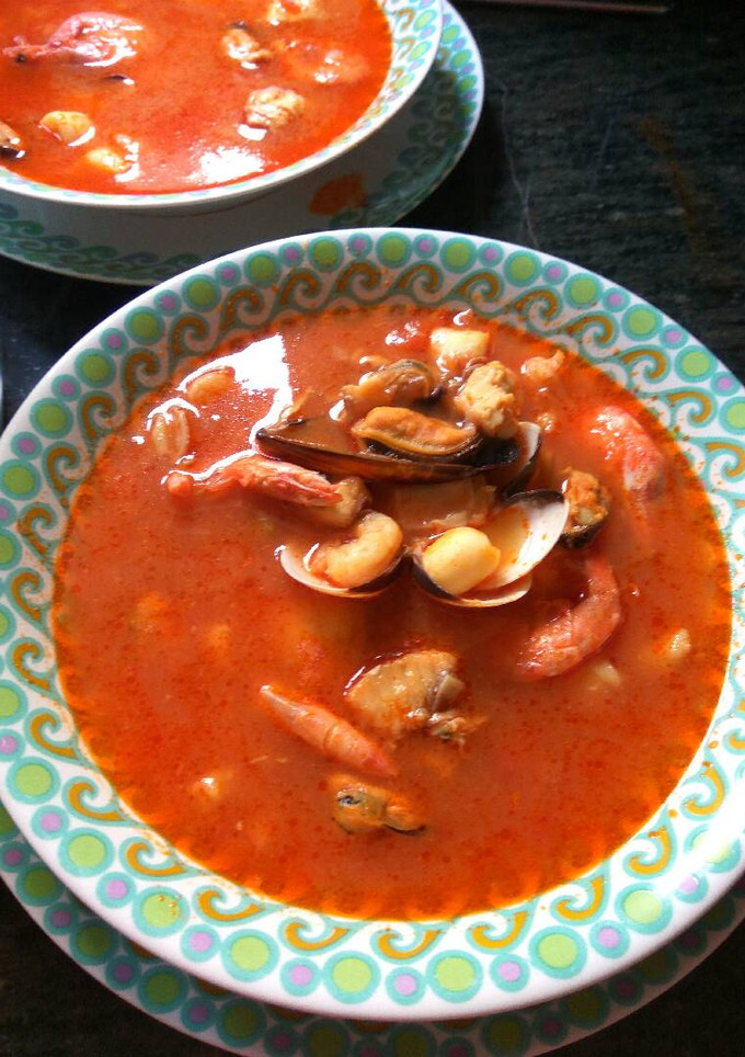 Una foto de Sopa de marisco con picatostes