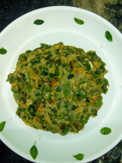 கோதுமை முருங்கை கீரை அடை (Kothumai murungaikeerai adai recipe in tamil) செய்முறை முக்கிய புகைப்படம்
