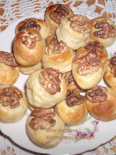 Diós pogácsa recept fotója