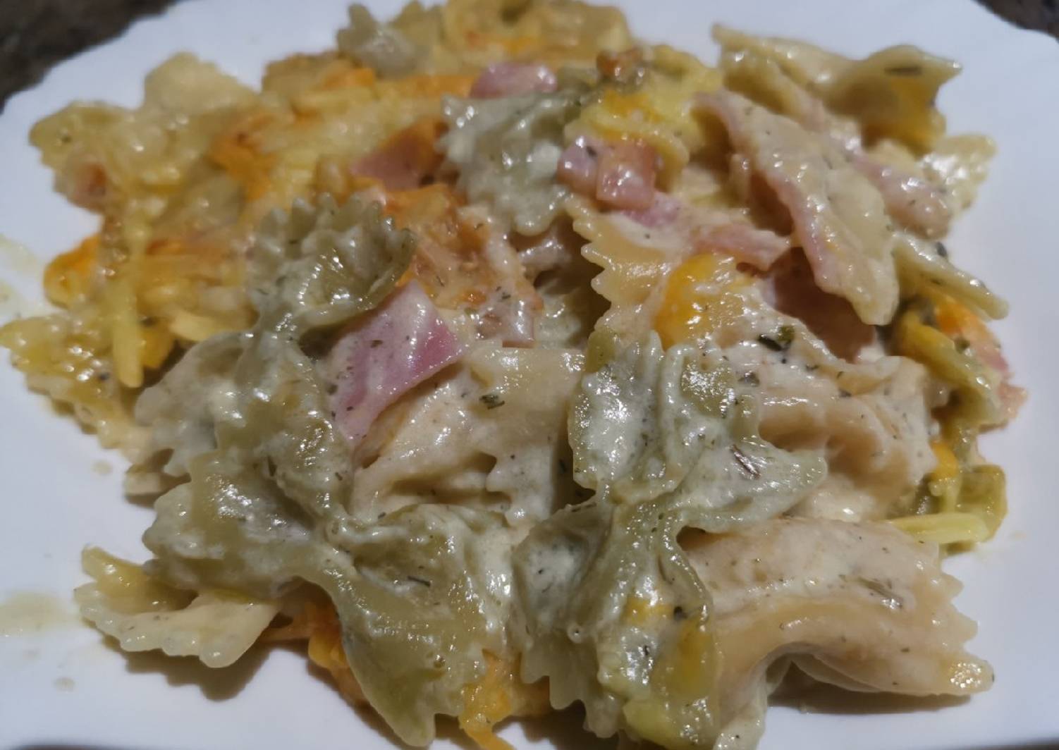 Pasta con nata a las finas hierbas Receta de La Cocina De Luchi Cookpad