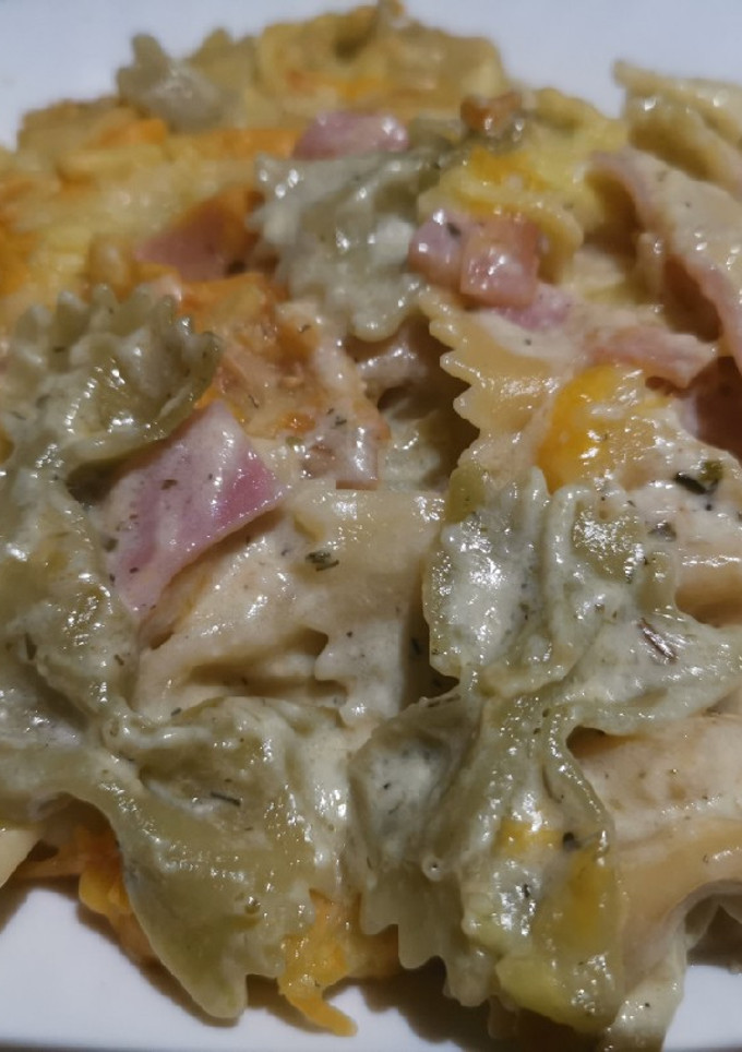Una foto de Pasta con nata a las finas hierbas