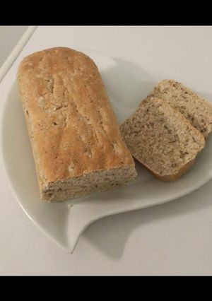 Une photo de Pain de mie à la farine complète et aux graines