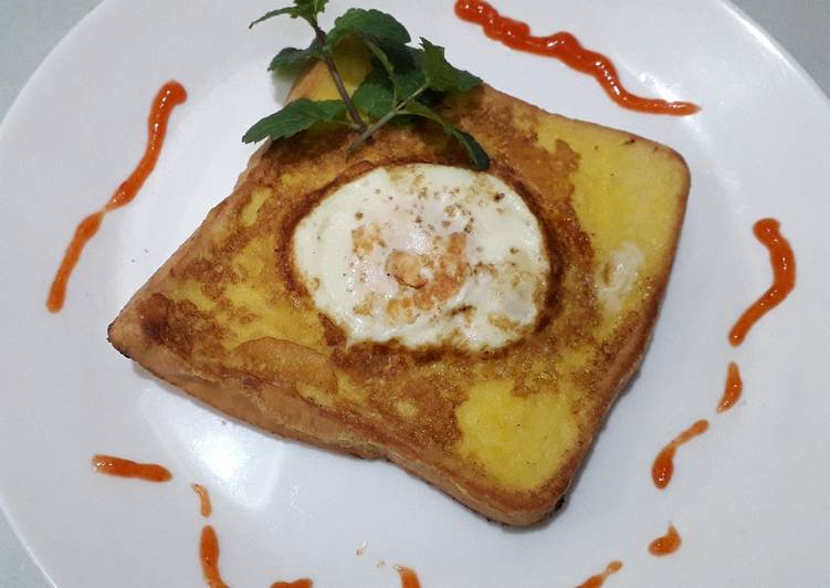 Bagaimana Membuat Egg in a hole french toast Anti Gagal