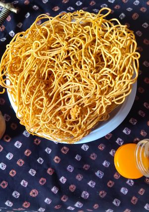 આલુ સેવ (Alu Sev Recipe in Gujarati) રેસીપી મુખ્ય ફોટો