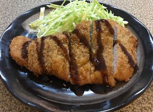 Una foto de Tonkatsu ~Cerdo Empanizado Estilo Japonés~