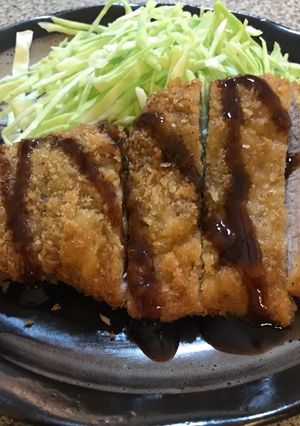 Una foto de Tonkatsu ~Cerdo Empanizado Estilo Japonés~
