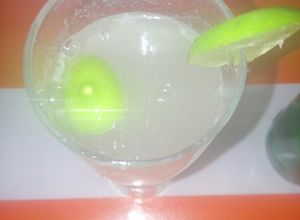 Una foto de Perro salado de mezcal a la Mario, s