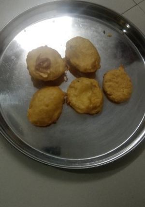 બટાકા ની ચિપ્સ ના ભજીયા (Bataka Chips Bhajiya Recipe In Gujarati) રેસીપી મુખ્ય ફોટો