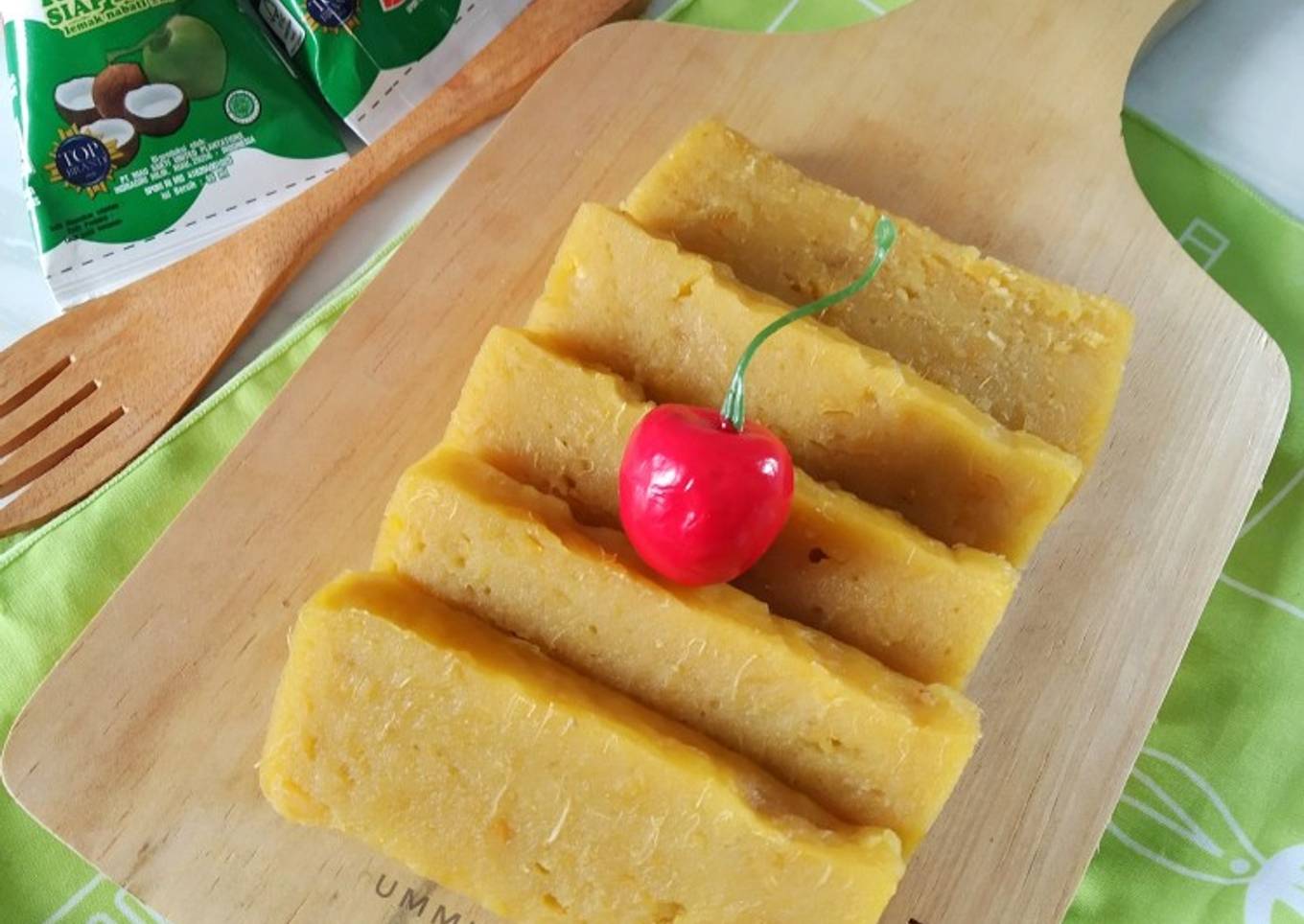 Kue Lumpang Ubi Kuning