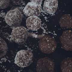 Una foto de Cocadas saludables de avena y cacao