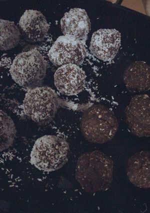 Una foto de Cocadas saludables de avena y cacao